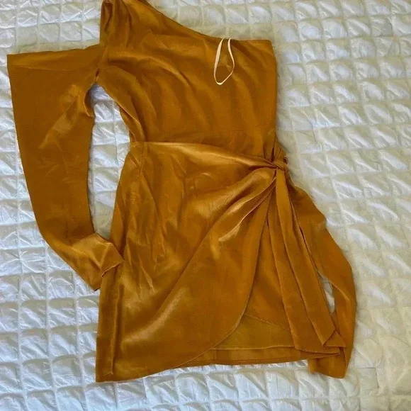 Camila Coelho Stella mini dress in gold - Picture 6 of 14